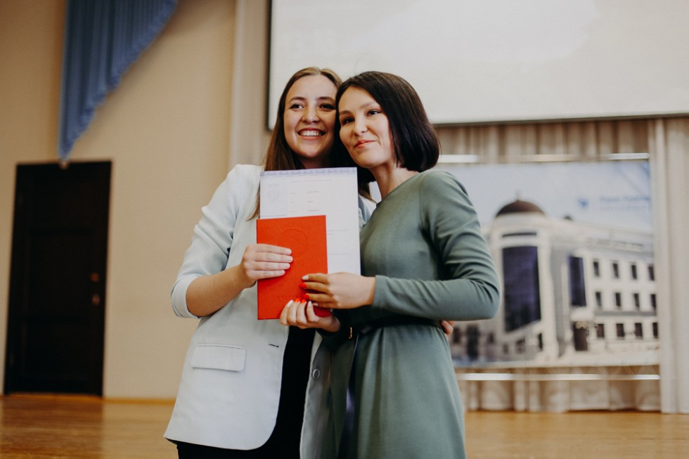 Состоялось торжественное вручение дипломов выпускникам бакалавриата по направлению Состоялось торжественное вручение дипломов выпускникам бакалавриата по направлению