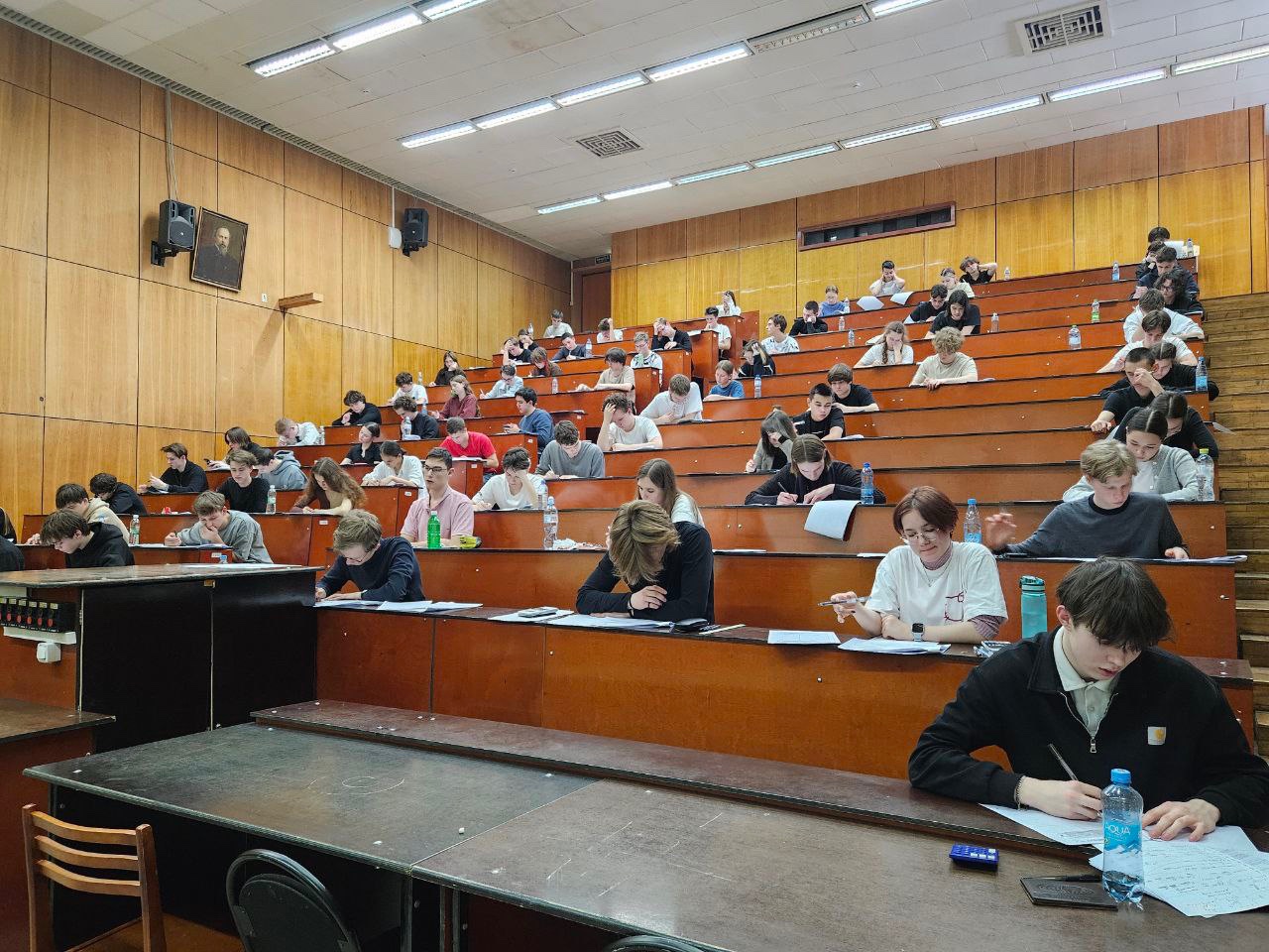 ����� 180 ���������� �������� ������� ��� �� ������ � ���