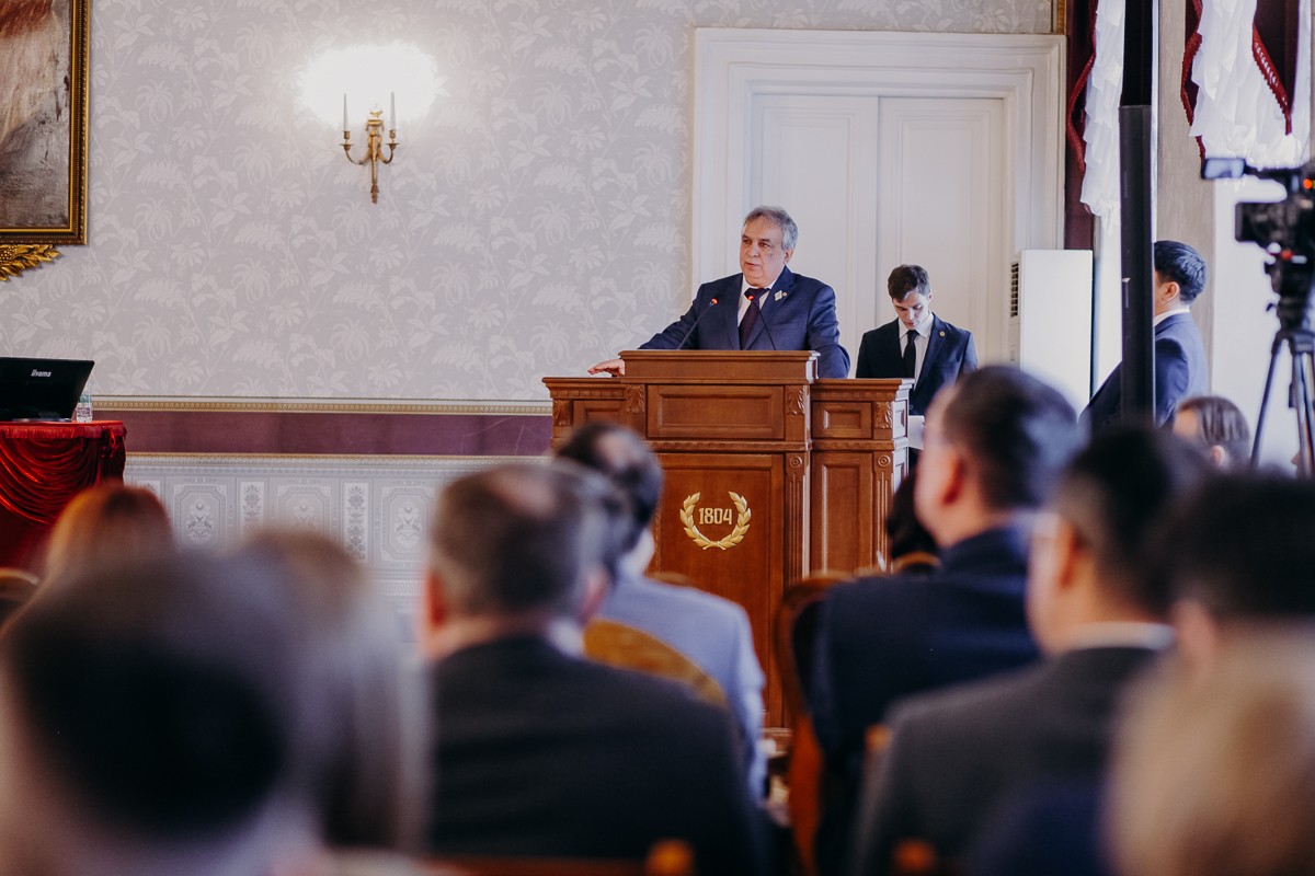 Константин Могилевский: 'КФУ ? один из лидирующих университетов по подготовке историков' Константин Могилевский: 'КФУ ? один из лидирующих университетов по подготовке историков'