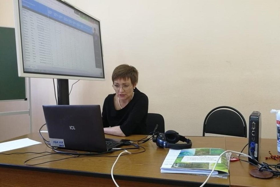 Школьный дистант: перейти учителям на онлайн-занятия помогает Елабужский институт КФУ Школьный дистант: перейти учителям на онлайн-занятия помогает Елабужский институт КФУ