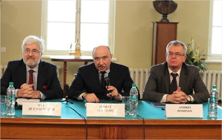 Henri Poincare Program scholarship winners congratulated at KFU