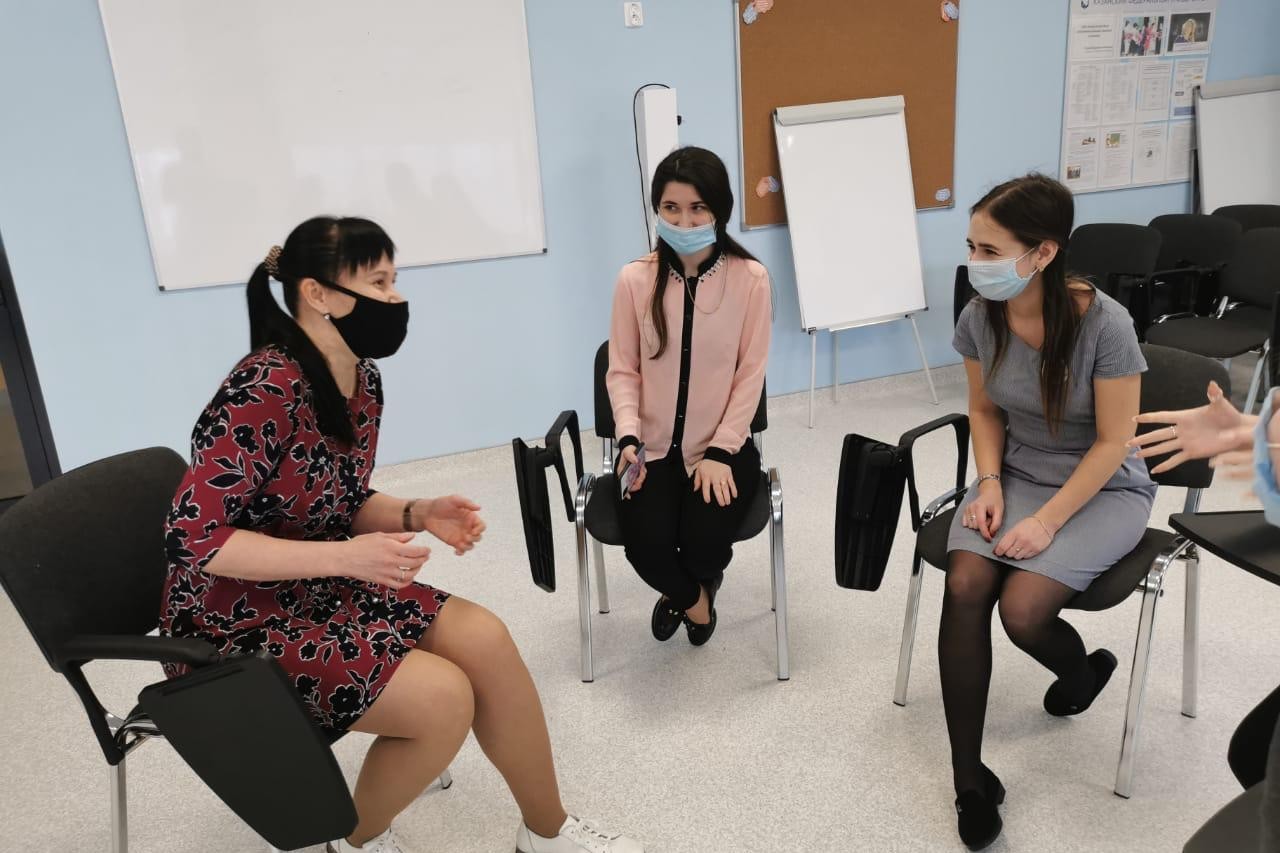 Практикум для классных руководителей: 'Особенности взаимодействия с детьми, имеющими отклонения в поведении' Практикум для классных руководителей: 'Особенности взаимодействия с детьми, имеющими отклонения в поведении'