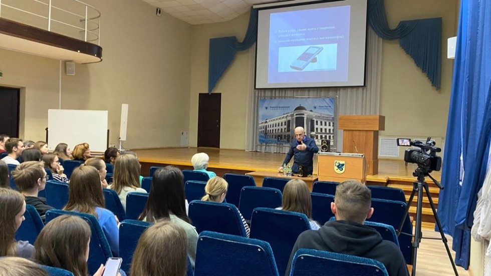 Лингвисты отметили профессиональный праздник Лингвисты отметили профессиональный праздник