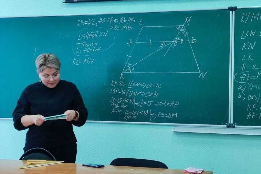 Для учителей математики прошли курсы по подготовке к ЕГЭ в Елабужском институте КФУ Для учителей математики прошли курсы по подготовке к ЕГЭ в Елабужском институте КФУ