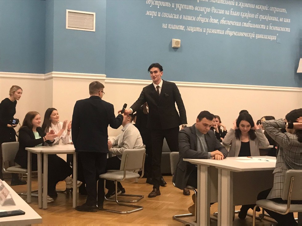 ����, ����������� 30-����� ����������� ��