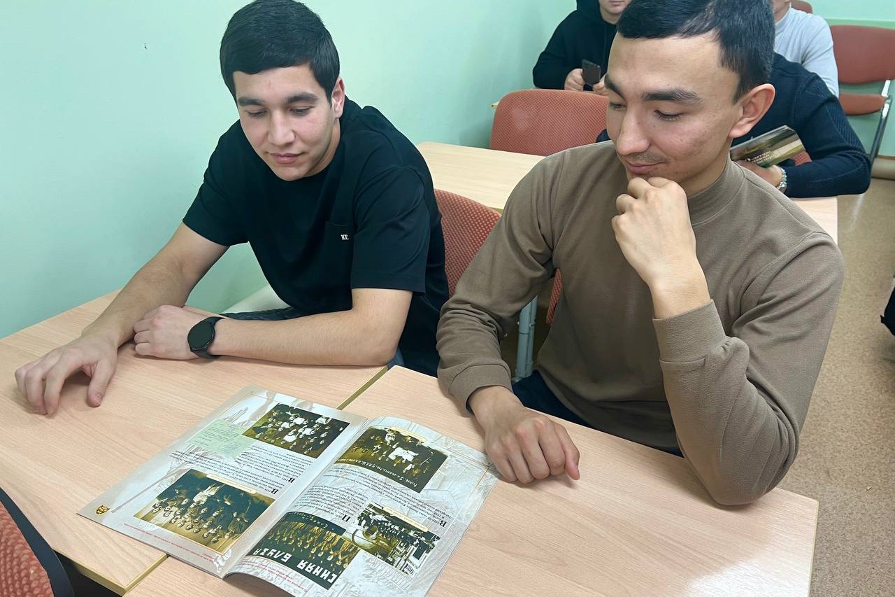 Кураторский час прошел ко Дню рождения института Кураторский час прошел ко Дню рождения института