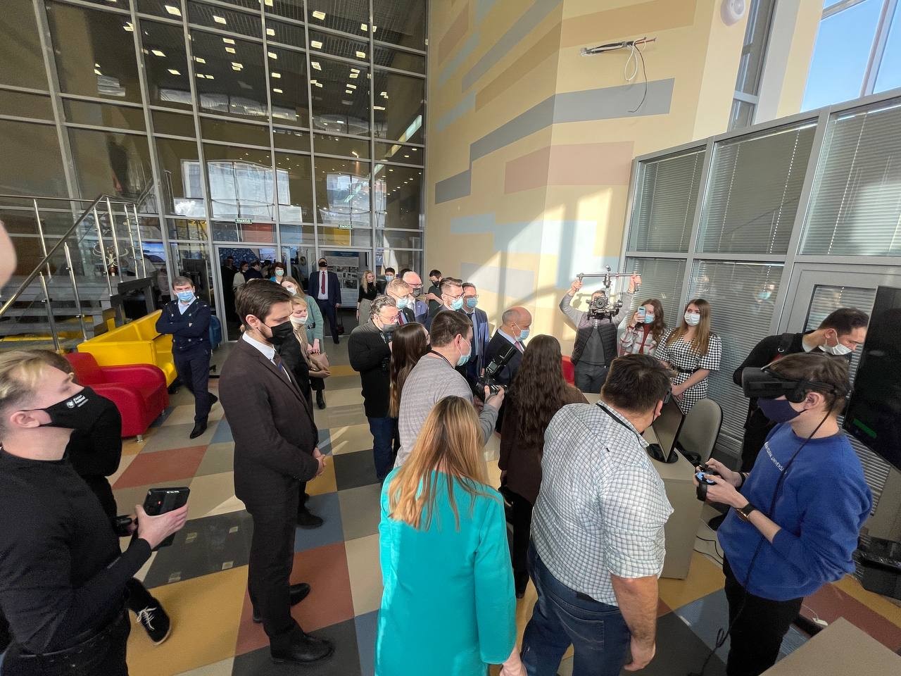 Симулятор мигрени, библиотека движений робота, новая игра для инженеров буровых установок и многое другое. ИТИС представил свои проекты на Дне науки. Симулятор мигрени, библиотека движений робота, новая игра для инженеров буровых установок и многое другое. ИТИС представил свои проекты на Дне науки.