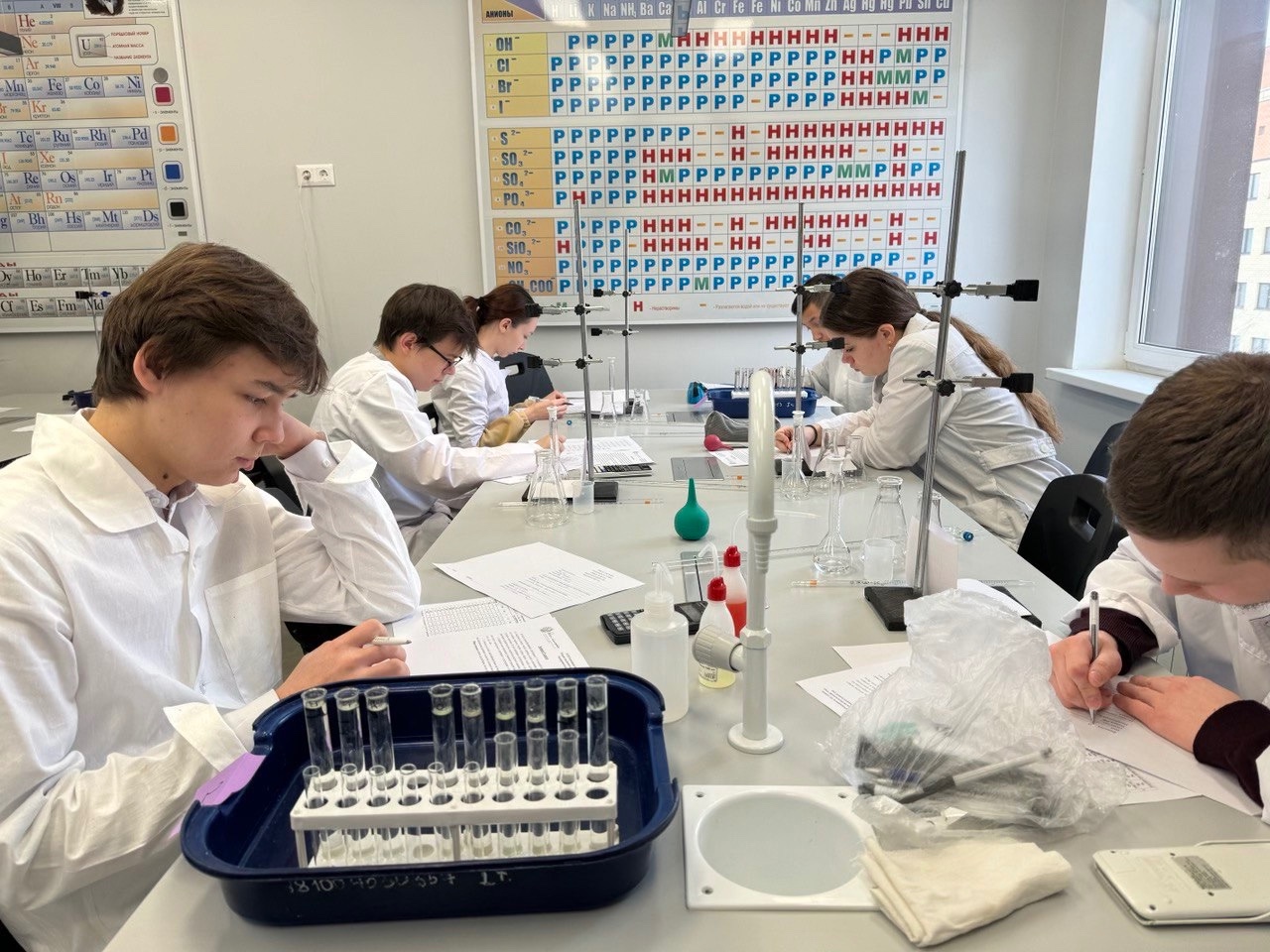 В СУНЦ КФУ состоялась многопредметная олимпиада по химии В СУНЦ КФУ состоялась многопредметная олимпиада по химии