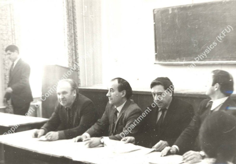 Проф. Р.М. Юльметьев Проф. Р.М. Юльметьев