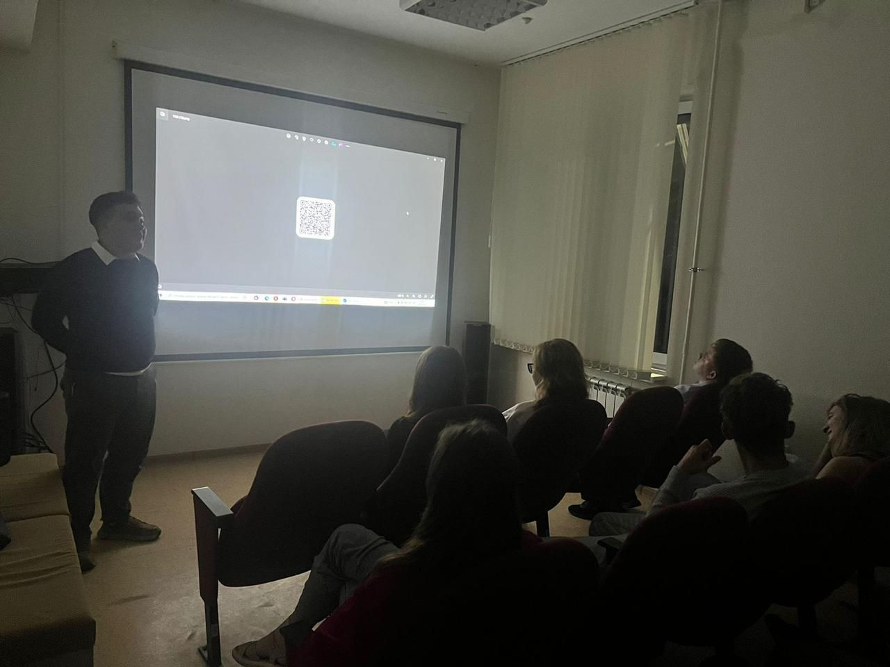 Кинопоказ фильма 'Беслан. Три дня навсегда' Кинопоказ фильма 'Беслан. Три дня навсегда'