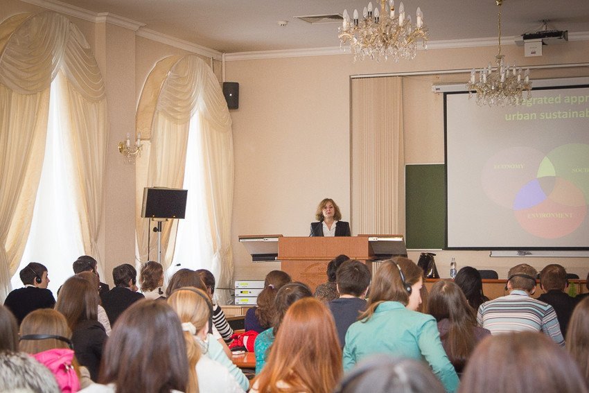 Canadian Professor delivered public lectures in KFU