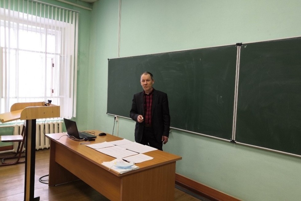 В Елабужском институте КФУ прошел ежегодный учебно-методический семинар В Елабужском институте КФУ прошел ежегодный учебно-методический семинар