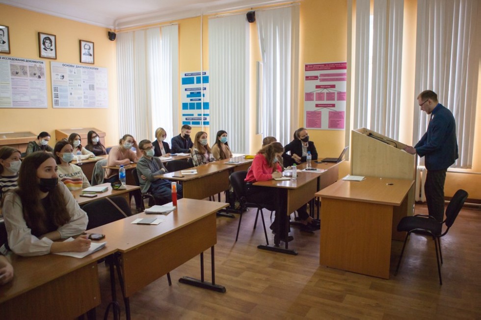 Итоговая научно-образовательная конференция студентов завершилась в Елабужском институте КФУ Итоговая научно-образовательная конференция студентов завершилась в Елабужском институте КФУ