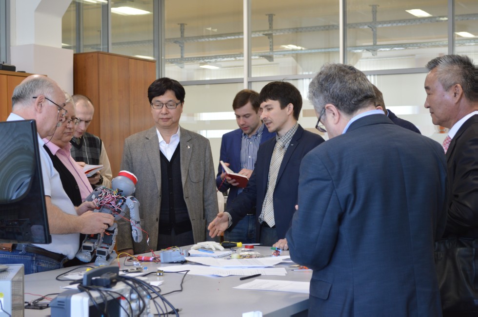 ����� ��������� �������������� LG TCM (Technology Center Moscow) � ���������� ��������