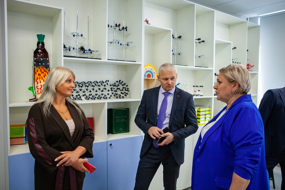 IX ������������ ������: ��������� (����)