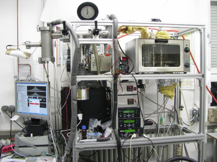 Professor Varfolomeev eliminates all differences between Russian and German laboratories