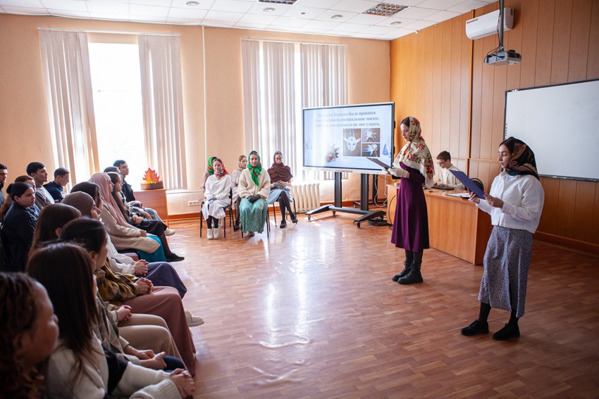 На празднике славянской письменности в Елабужском институте КФУ состоялся диалог культур На празднике славянской письменности в Елабужском институте КФУ состоялся диалог культур