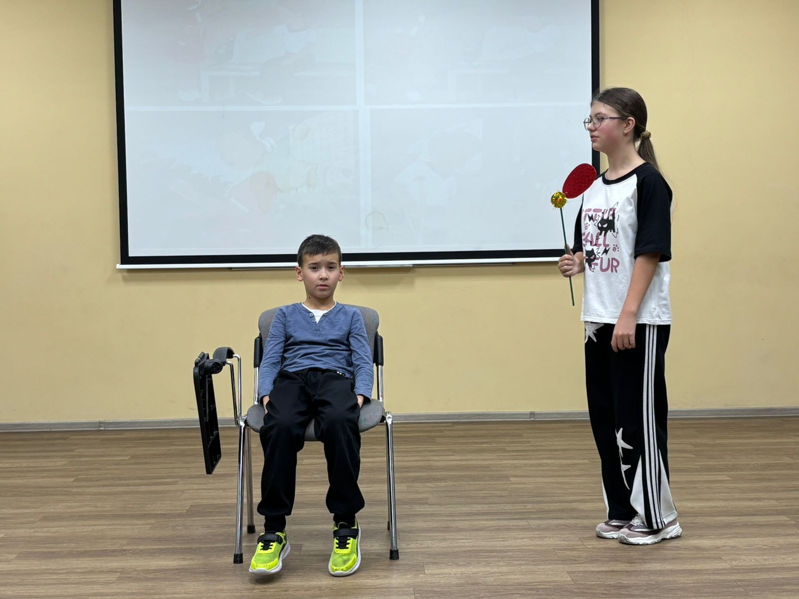 Репетиции в детском театре КФУ 'Радуга' продолжаются Репетиции в детском театре КФУ 'Радуга' продолжаются