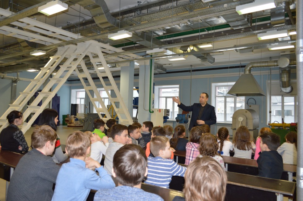 ����������� 4 ������ �������� �19 �������� ���������� �������� � ���������-������������ ������ ���