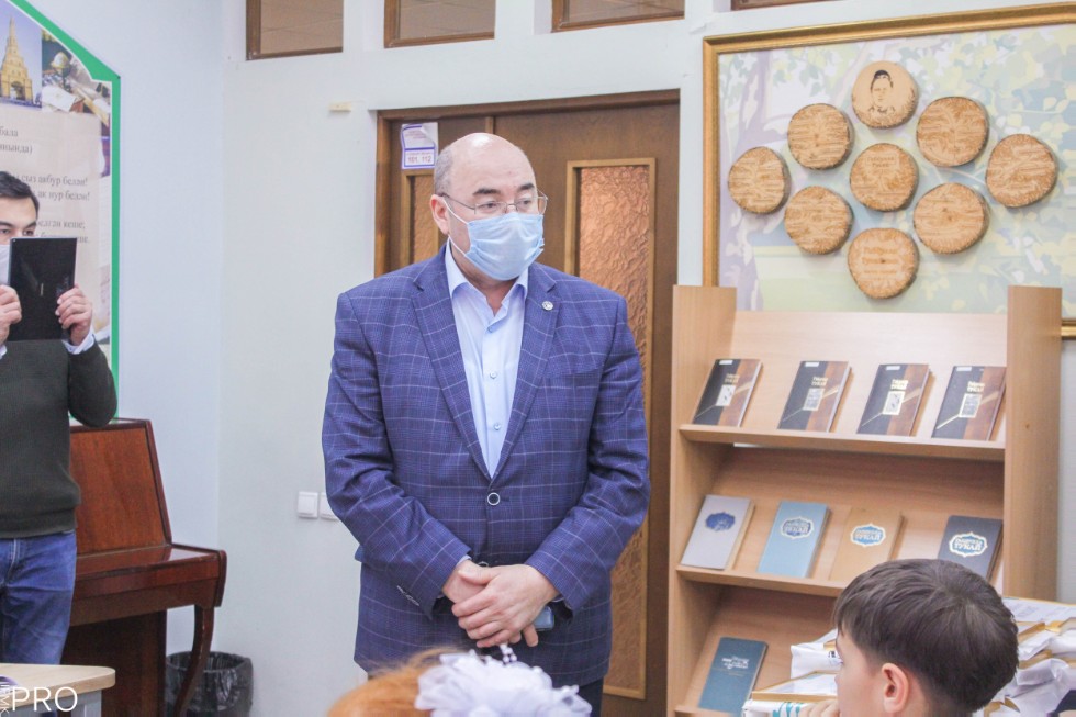 'Туган тел' олимпиадасының җиңүчеләрен бүләкләү 'Туган тел' олимпиадасының җиңүчеләрен бүләкләү