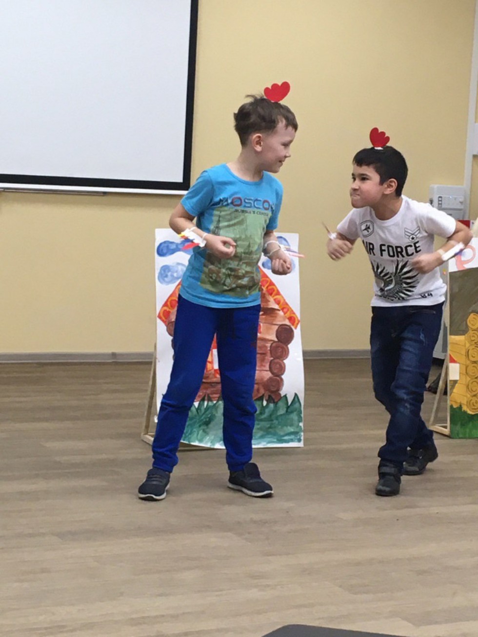 В детском театре 'Радуга' прошла генеральная репетиция спектакля 'Кошкин дом' В детском театре 'Радуга' прошла генеральная репетиция спектакля 'Кошкин дом'