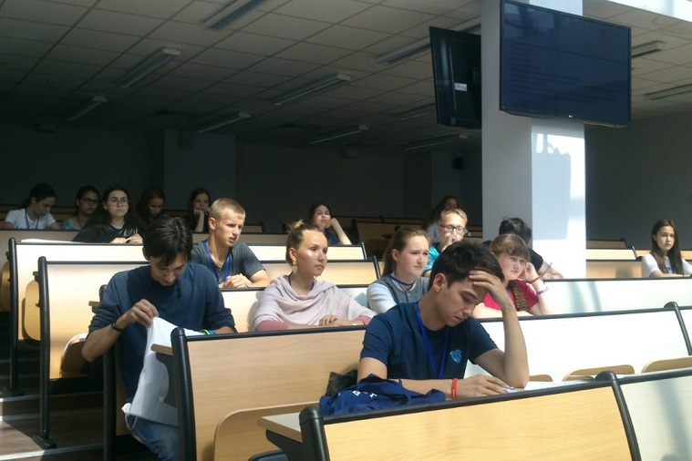 Преподаватели Елабужского института - модераторы Летней молодёжной школы. Преподаватели Елабужского института - модераторы Летней молодёжной школы.