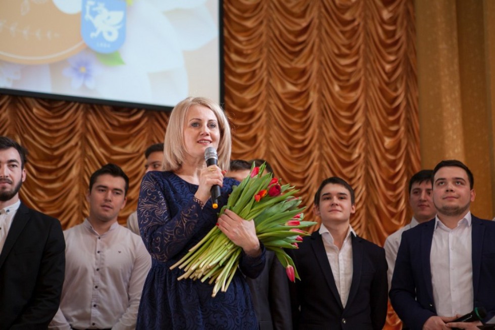 Праздничный концерт '23+8' прошел в Елабужском институте КФУ Праздничный концерт '23+8' прошел в Елабужском институте КФУ