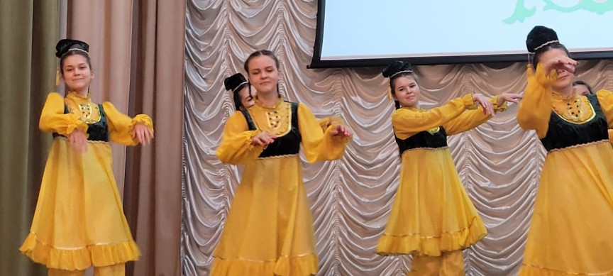 В Елабужском институте отпраздновали День Родного языка и День рождения Габдуллы Тукая В Елабужском институте отпраздновали День Родного языка и День рождения Габдуллы Тукая