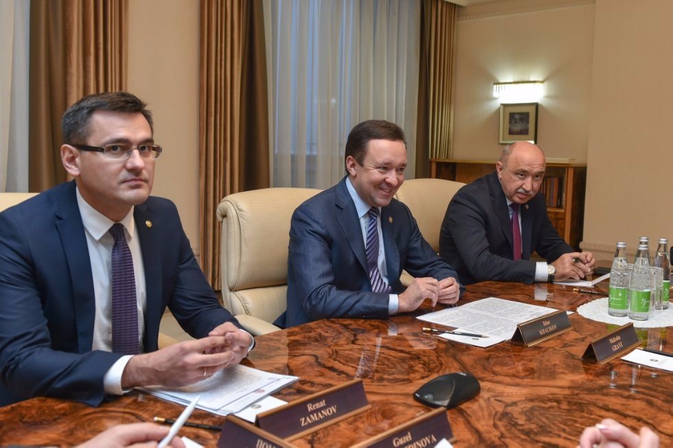 Chairman of NHS England Malcom Grant Visits Kazan University