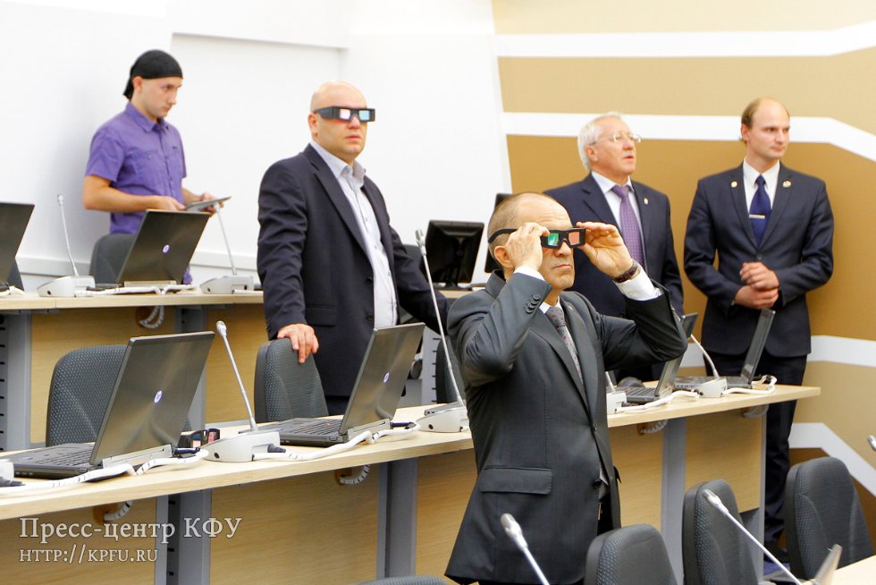 Александр Повалко ознакомился с ходом подготовки дорожной карты повышения конкурентоспособности КФУ Александр Повалко ознакомился с ходом подготовки дорожной карты повышения конкурентоспособности КФУ