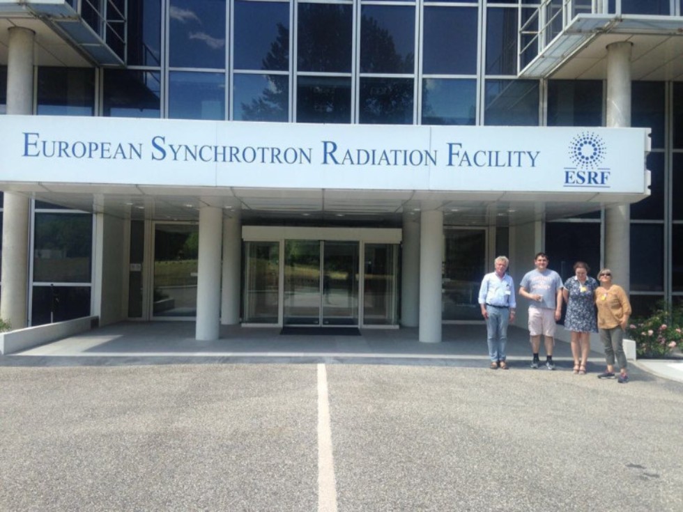 ����������� �  ,European Synchrotron Radiation Facility, ����������� ������, ��������