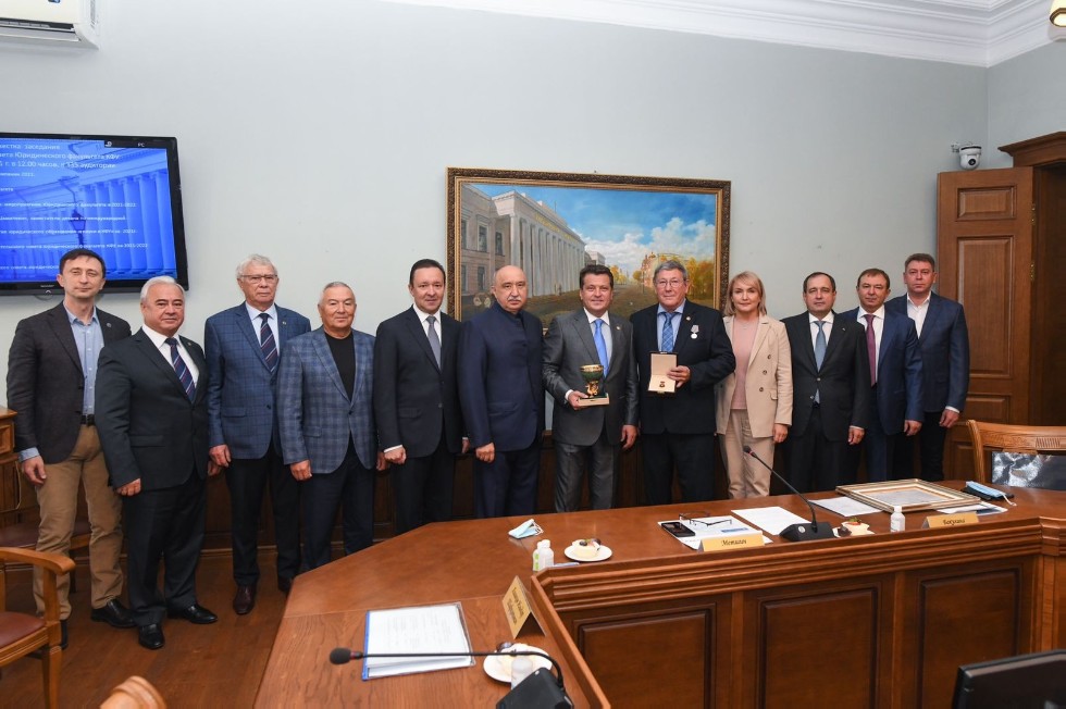 Лилия Бакулина: 'Для меня быть руководителем ? значит быть лидером, за которым готова идти команда' Лилия Бакулина: 'Для меня быть руководителем ? значит быть лидером, за которым готова идти команда'