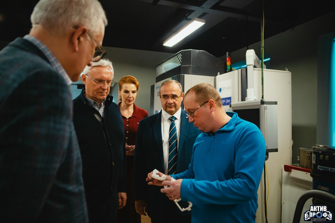 � ,��� &laquo;����� ���� ���&raquo;, ��� &laquo;�����&raquo;