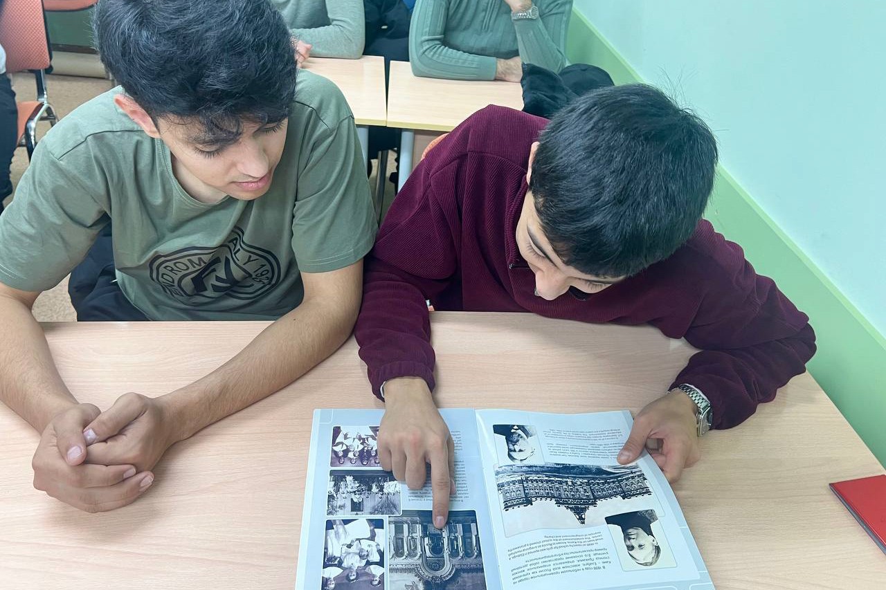 Кураторский час прошел ко Дню рождения института Кураторский час прошел ко Дню рождения института