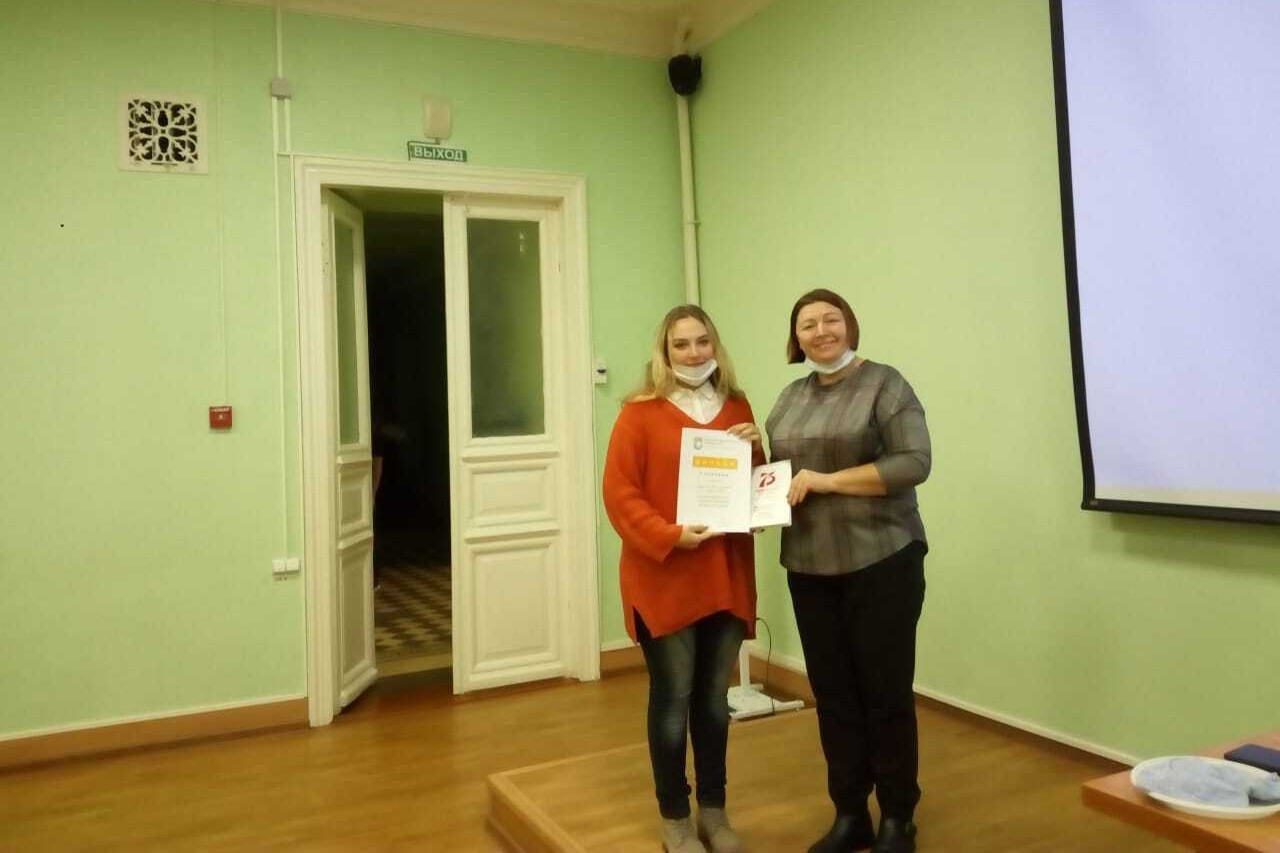 Студенты и преподаватели представили свой взгляд на решение актуальных экономических проблем Студенты и преподаватели представили свой взгляд на решение актуальных экономических проблем