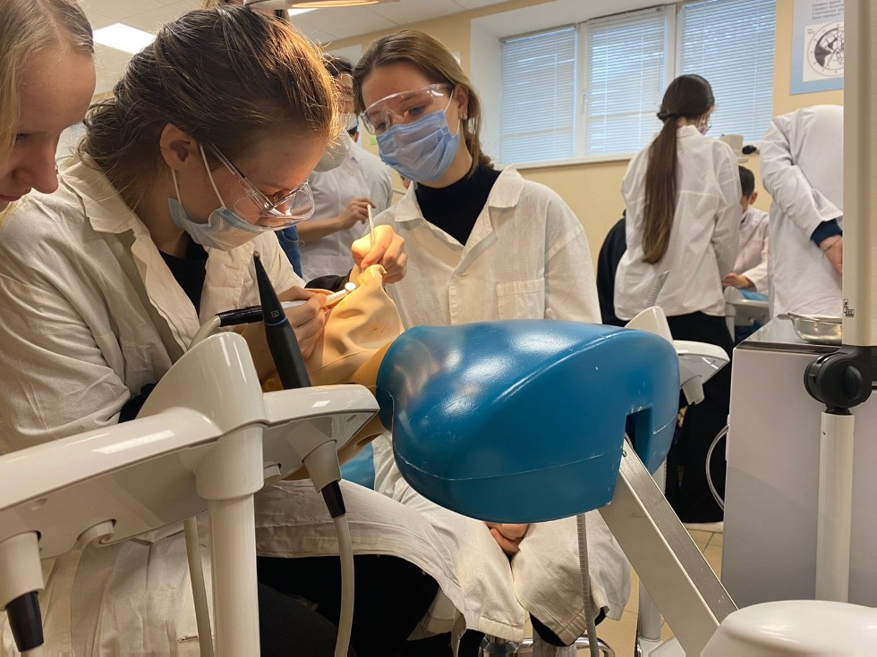 Профессиональные пробы для обучающихся в ИФМиБ КФУ в продолжаются Профессиональные пробы для обучающихся в ИФМиБ КФУ в продолжаются