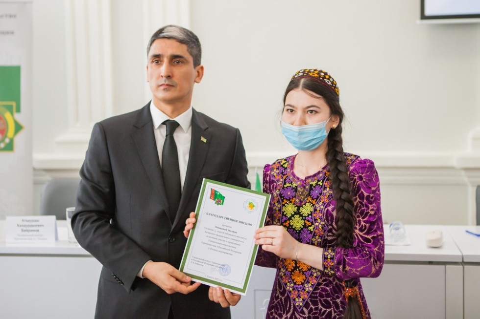 В Елабужский институт КФУ прибыл Генеральный консул Туркменистана в Казани В Елабужский институт КФУ прибыл Генеральный консул Туркменистана в Казани