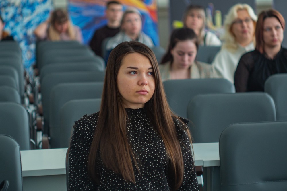 В Елабужском институте прошла лекция 'Место русского языка в системе языков мира', посвященная году педагога и наставника В Елабужском институте прошла лекция 'Место русского языка в системе языков мира', посвященная году педагога и наставника