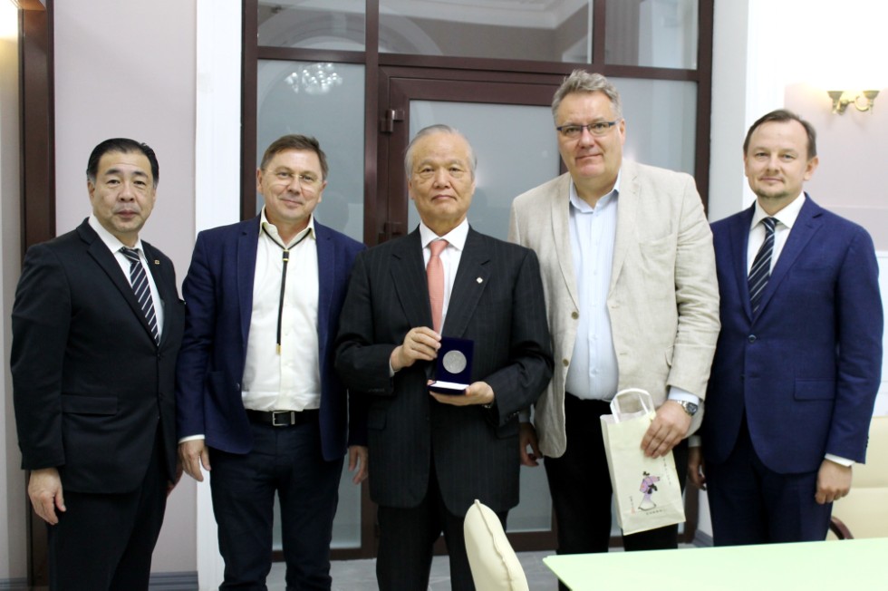 Tokushukai Medical Group arrived to study cooperation opportunities
