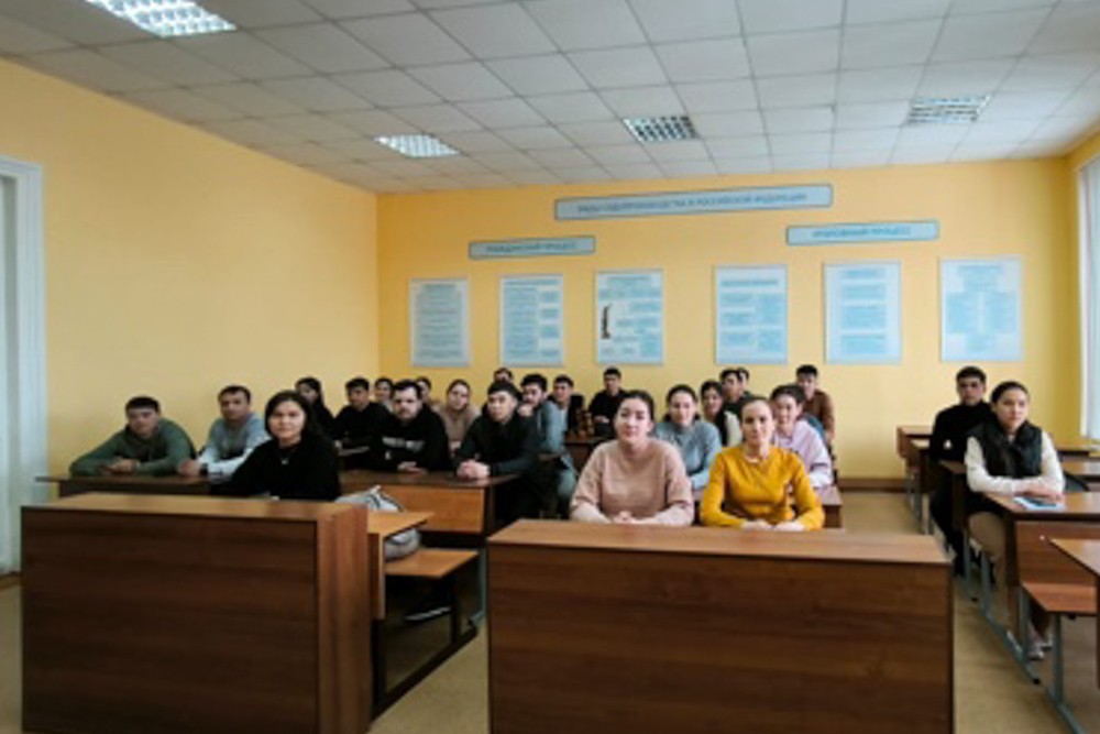 В Елабужском институте КФУ прошли кураторские часы в рамках операции В Елабужском институте КФУ прошли кураторские часы в рамках операции