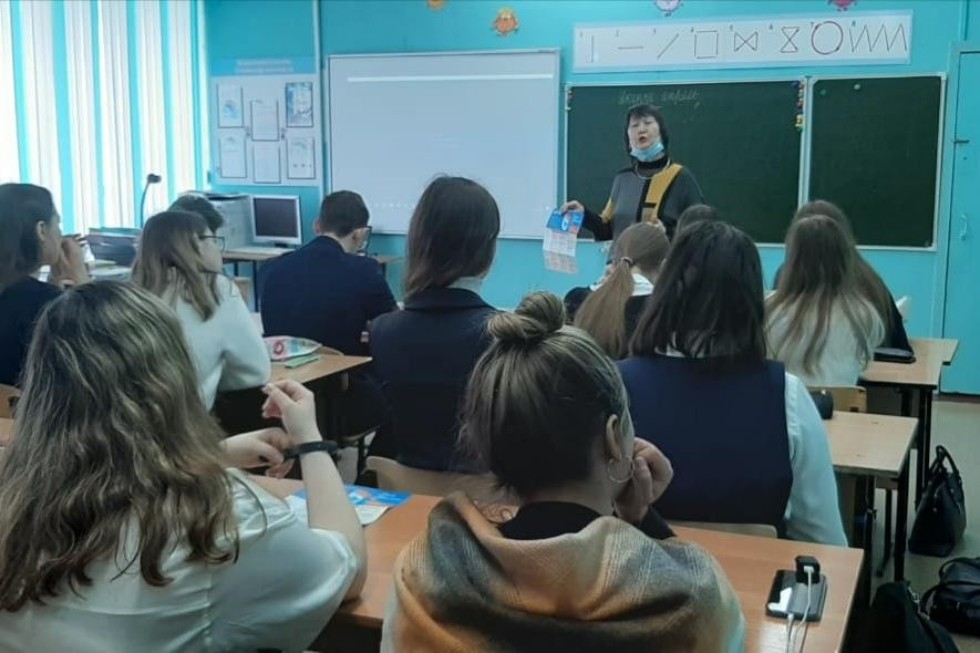 Представители Елабужского института КФУ провели профориентационную работу в Набережных Челнах Представители Елабужского института КФУ провели профориентационную работу в Набережных Челнах