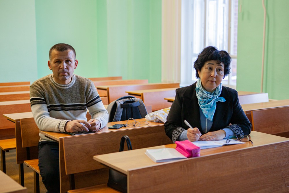 ����� ������ � ������� ������������: �������������� � ���������� ��������������� �������������