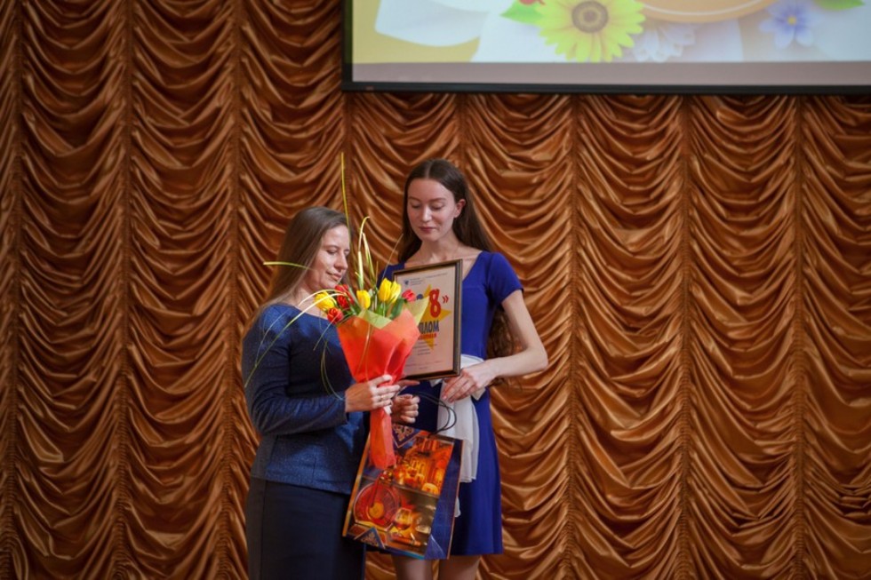 Праздничный концерт '23+8' прошел в Елабужском институте КФУ Праздничный концерт '23+8' прошел в Елабужском институте КФУ