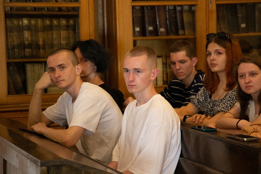 ������, ���������� �� �������� � ������� �� ���, �������� ��������� ����������� �����������