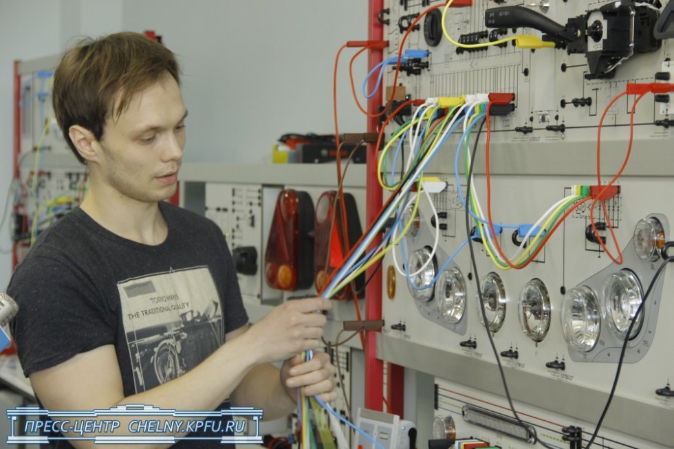 KFU Faculty From Naberezhnye Chelny Branch Work With New Audi And BMW Equipment