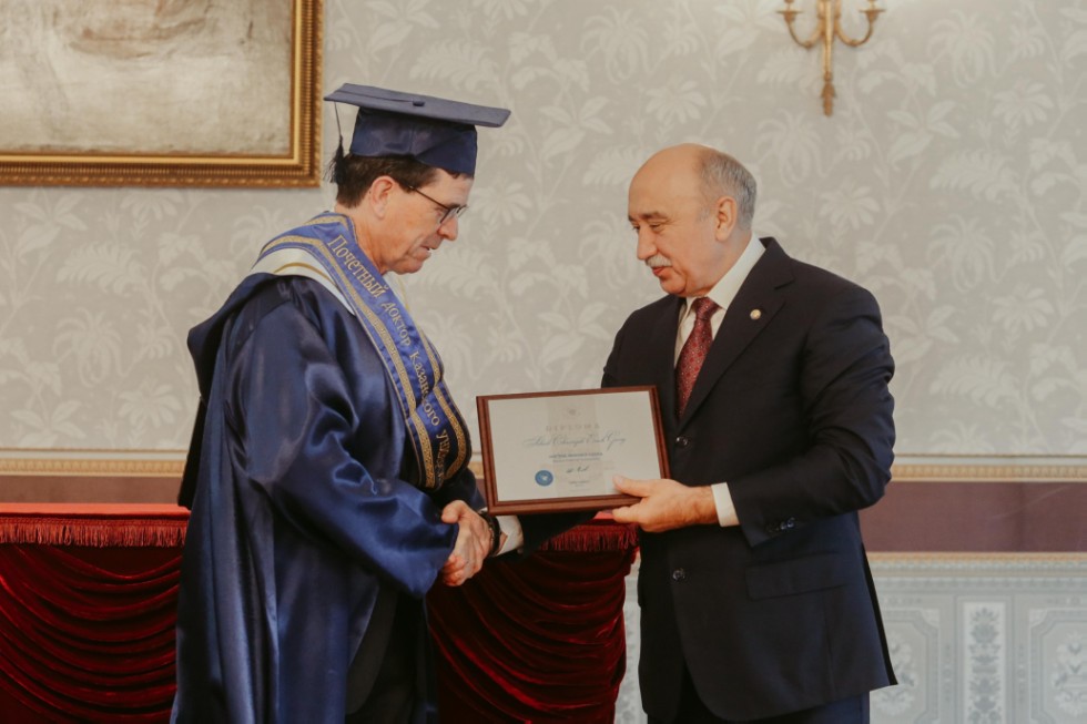 Christoph Schick receives honorary doctorate from Kazan Federal University