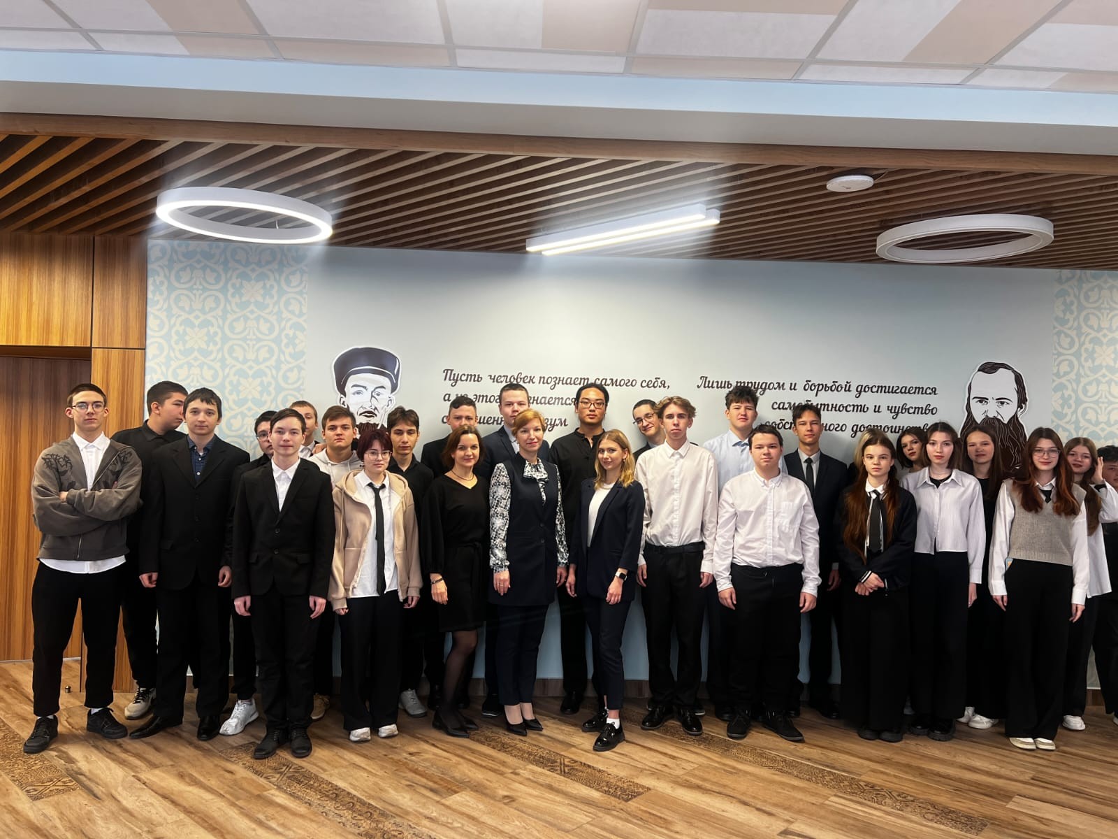 '���������� � ������ � �����': ����������� � �����