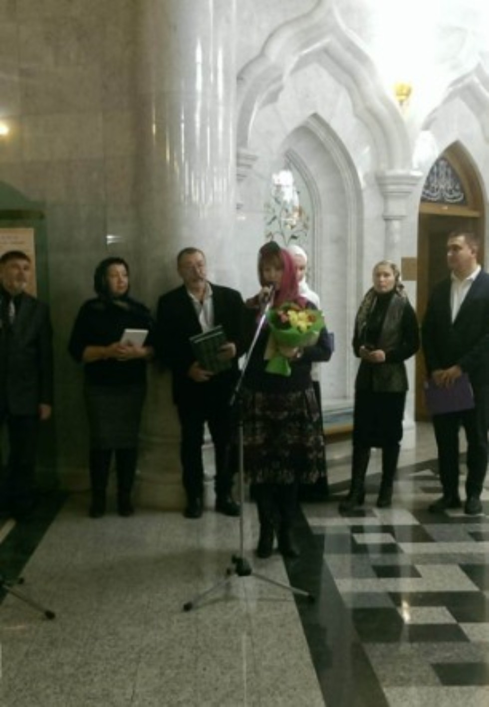 Студенты кафедры дизайна и национальных искусств посетили выставку Е.М.Хайлова 'Сопричастность' Студенты кафедры дизайна и национальных искусств посетили выставку Е.М.Хайлова 'Сопричастность'