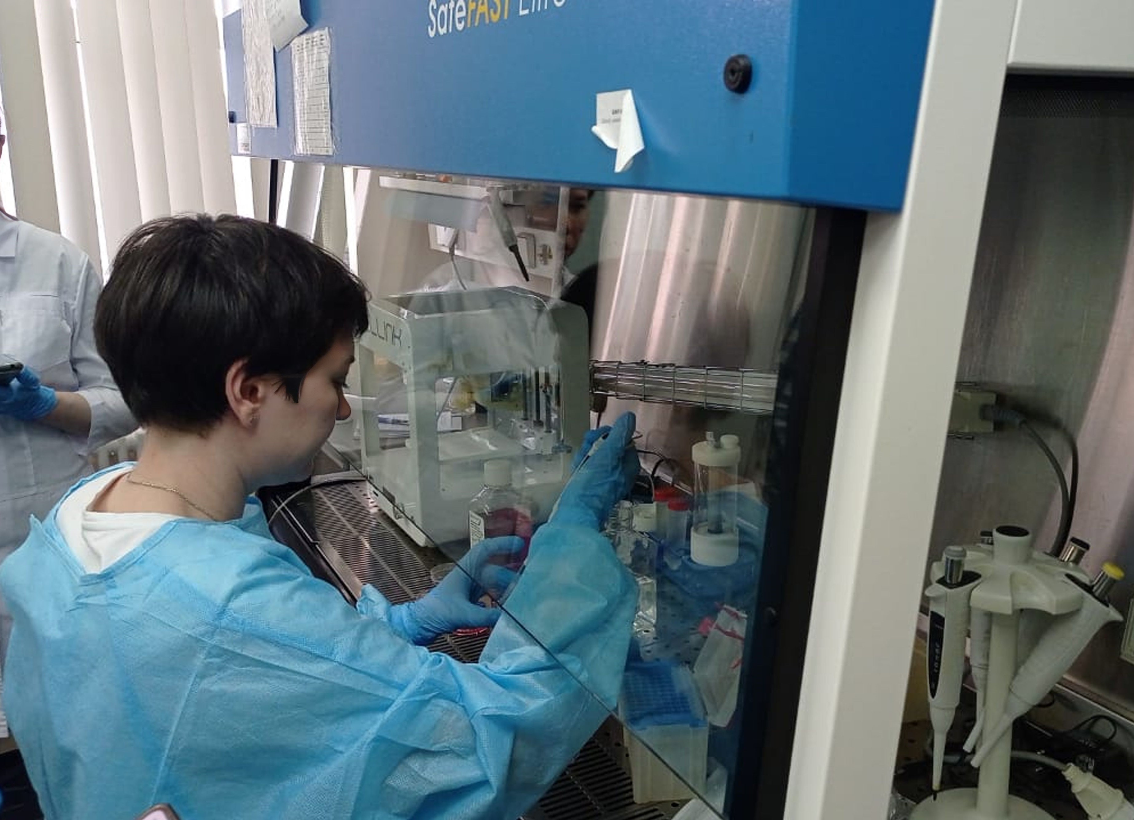 Курс по основам культивирования в биореакторе и биопринтинг клеток млекопитающих Курс по основам культивирования в биореакторе и биопринтинг клеток млекопитающих