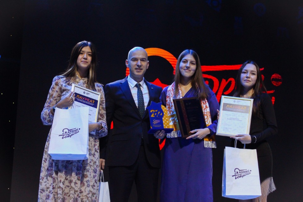 Файзулина Алена Камилевна, студентка группы 14.5-950, направление Туризм стала победителем республиканской премии в сфере добровольчества (волонтерства) 'Добрый Татарстан' в номинации 'Доброволец (волонтер) года в сфере туризма' Файзулина Алена Камилевна, студентка группы 14.5-950, направление Туризм стала победителем республиканской премии в сфере добровольчества (волонтерства) 'Добрый Татарстан' в номинации 'Доброволец (волонтер) года в сфере туризма'